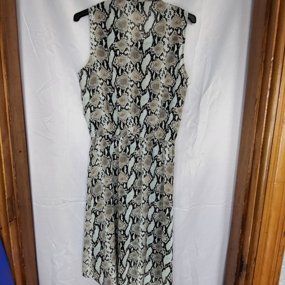 Snakeskin style dress - Picture 10 of 10